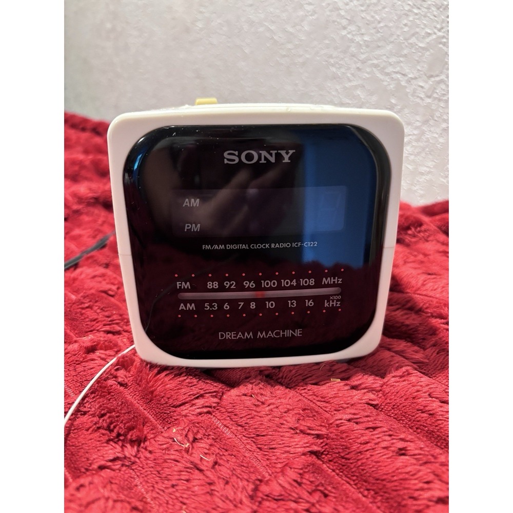 Sony Dream Machine 5" Cube  AM/FM Digital Clock Display 1980 Plug Or Battery